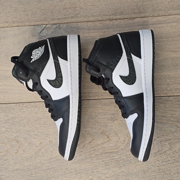 Air Jordan Retro Mid Size 8 - Picture 2 of 10